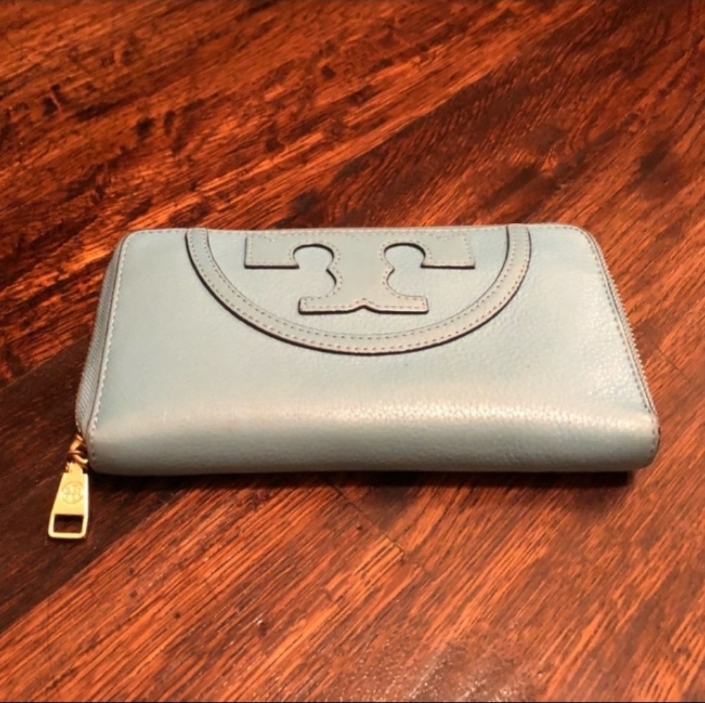 Tory Burch wallet